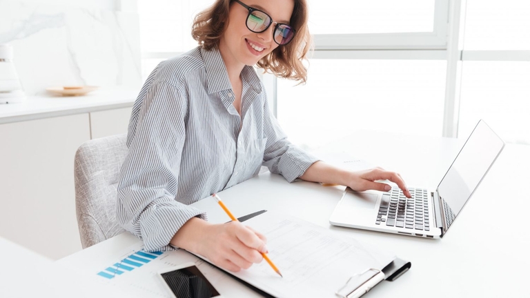 Ilustração do Artigo: Imposto de Renda 2026: o que mudou, quem precisa declarar e como organizar tudo sem erro